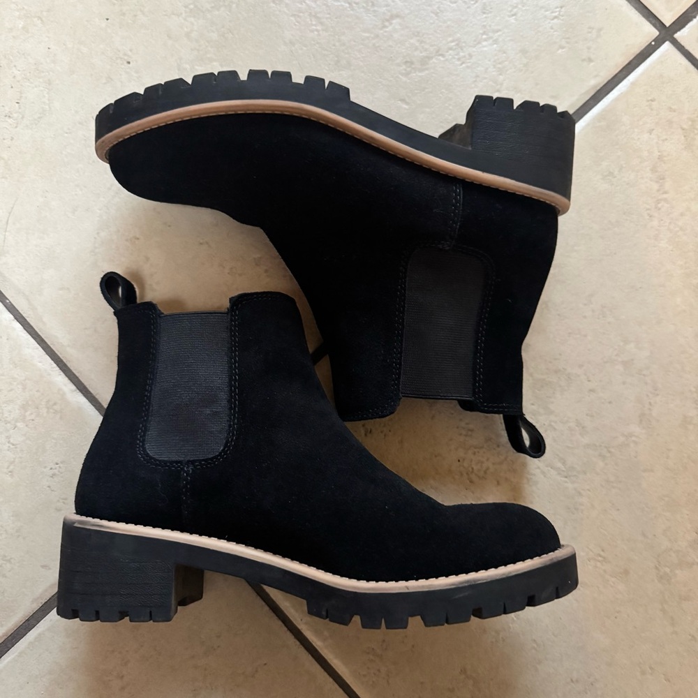 Waterproof Blondo Black Suede Ankle Booties with Tan Sole - Picture 12 of 12